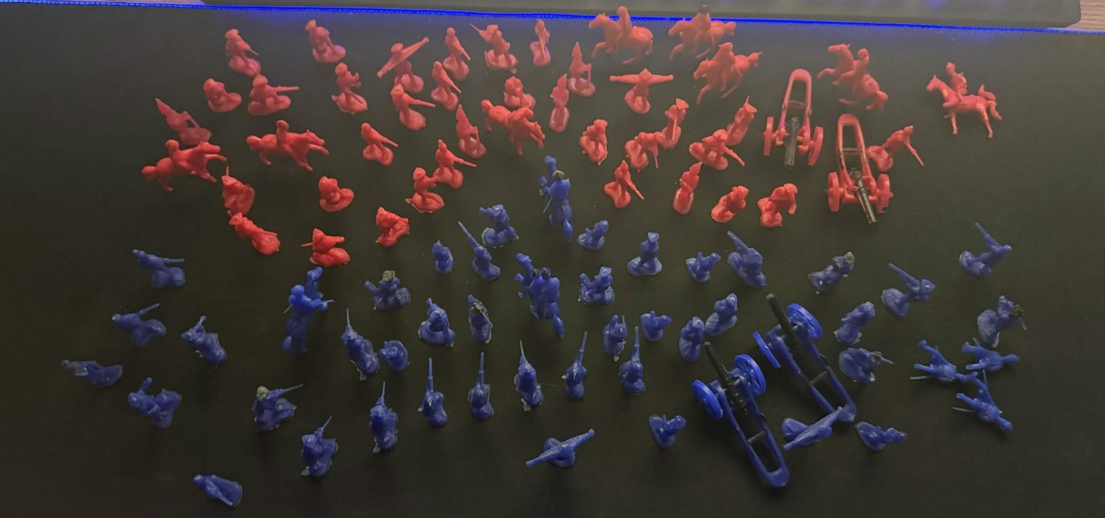 Vintage Helen of Toy Revolutionary War Soldiers 95pc Hong Kong Red Blue Lot