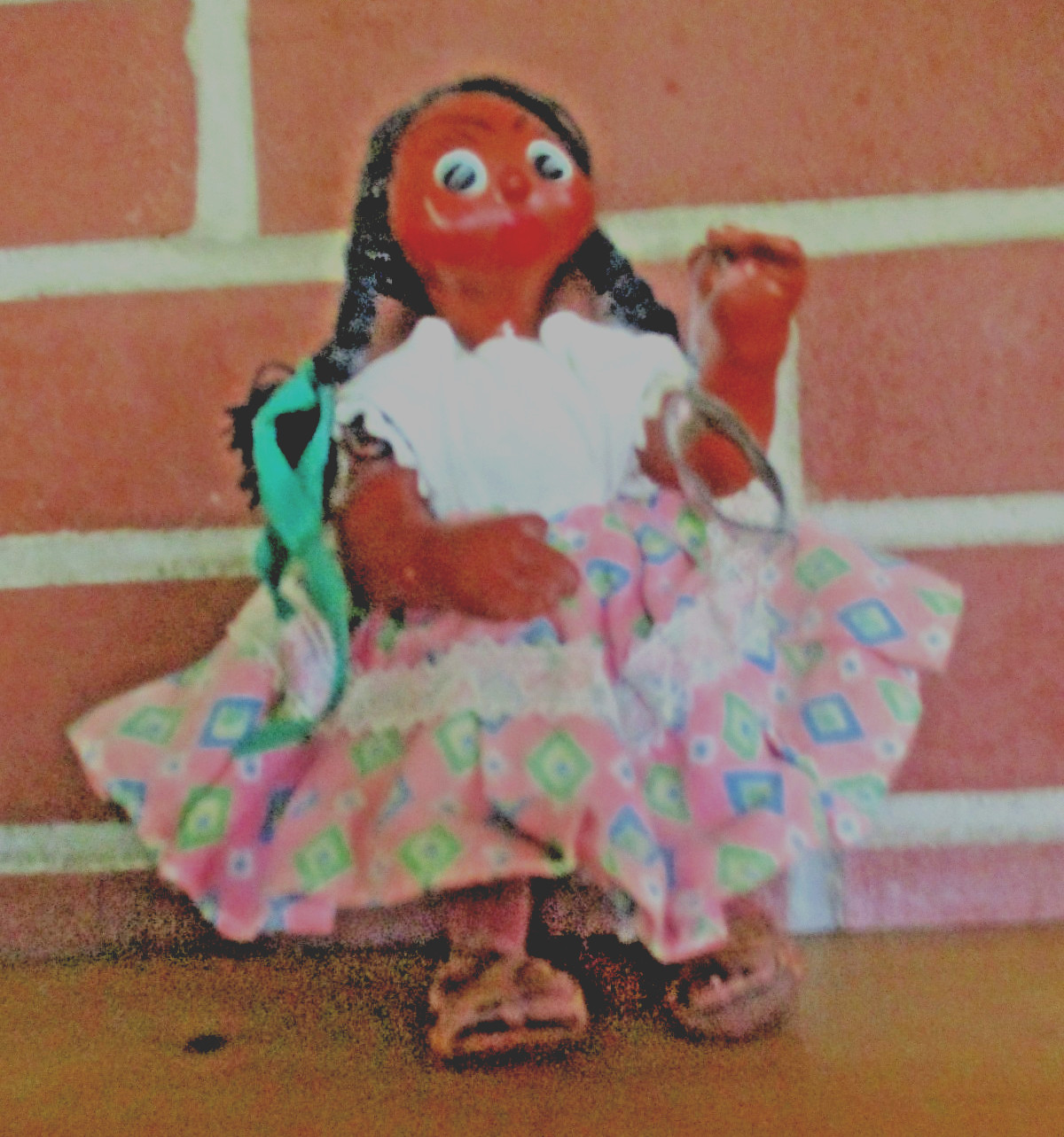 VINTAGE HANDMADE MEXICAN FOLK ART PAPER MACHE DOLL 7 INCHES TALL