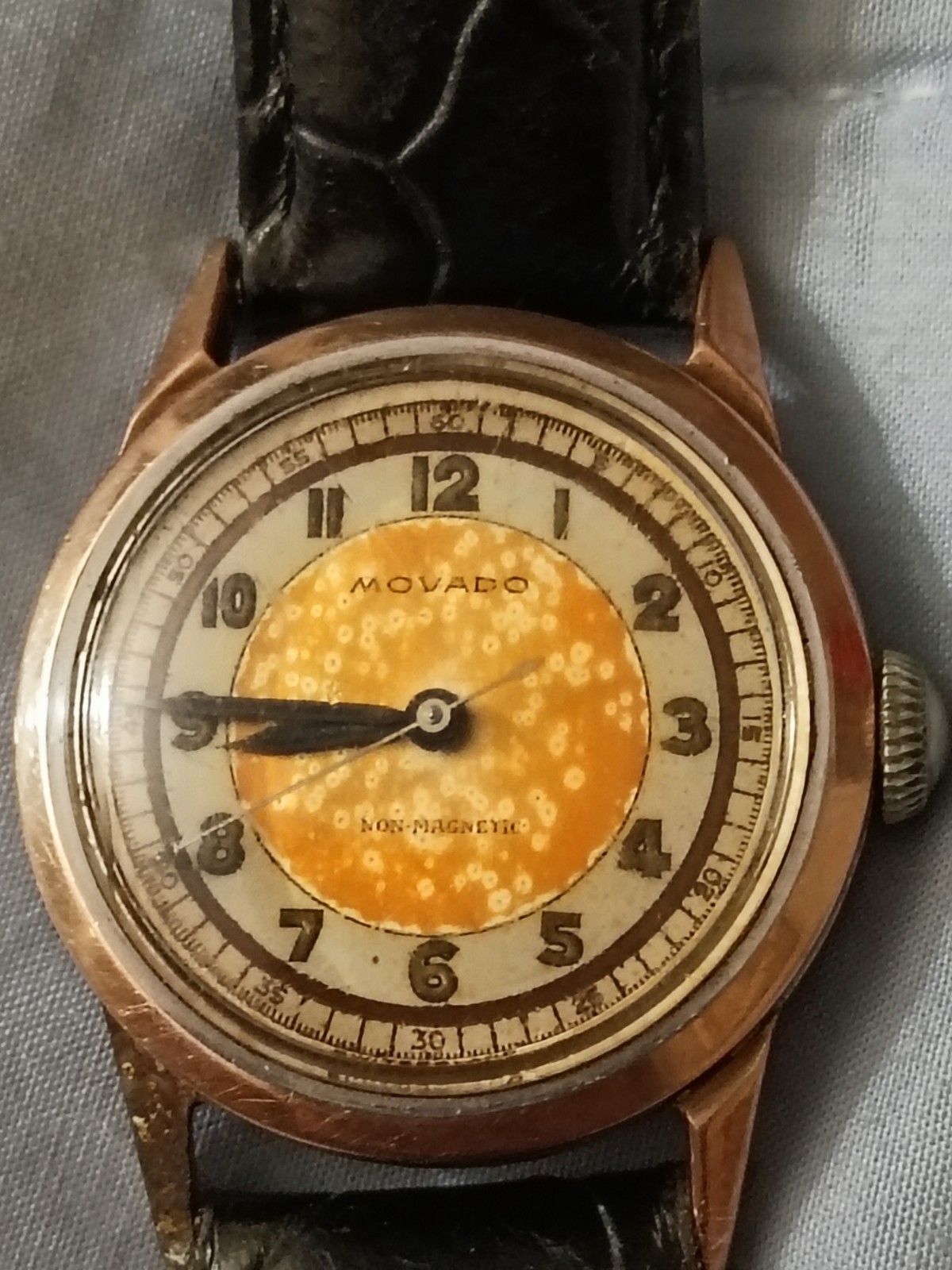 Working Rare 1940s Mechanical Movado Watch w/ 14k Bezel. Working Rare 1940s Mechanical Movado Watch w/ 14k Bezel.