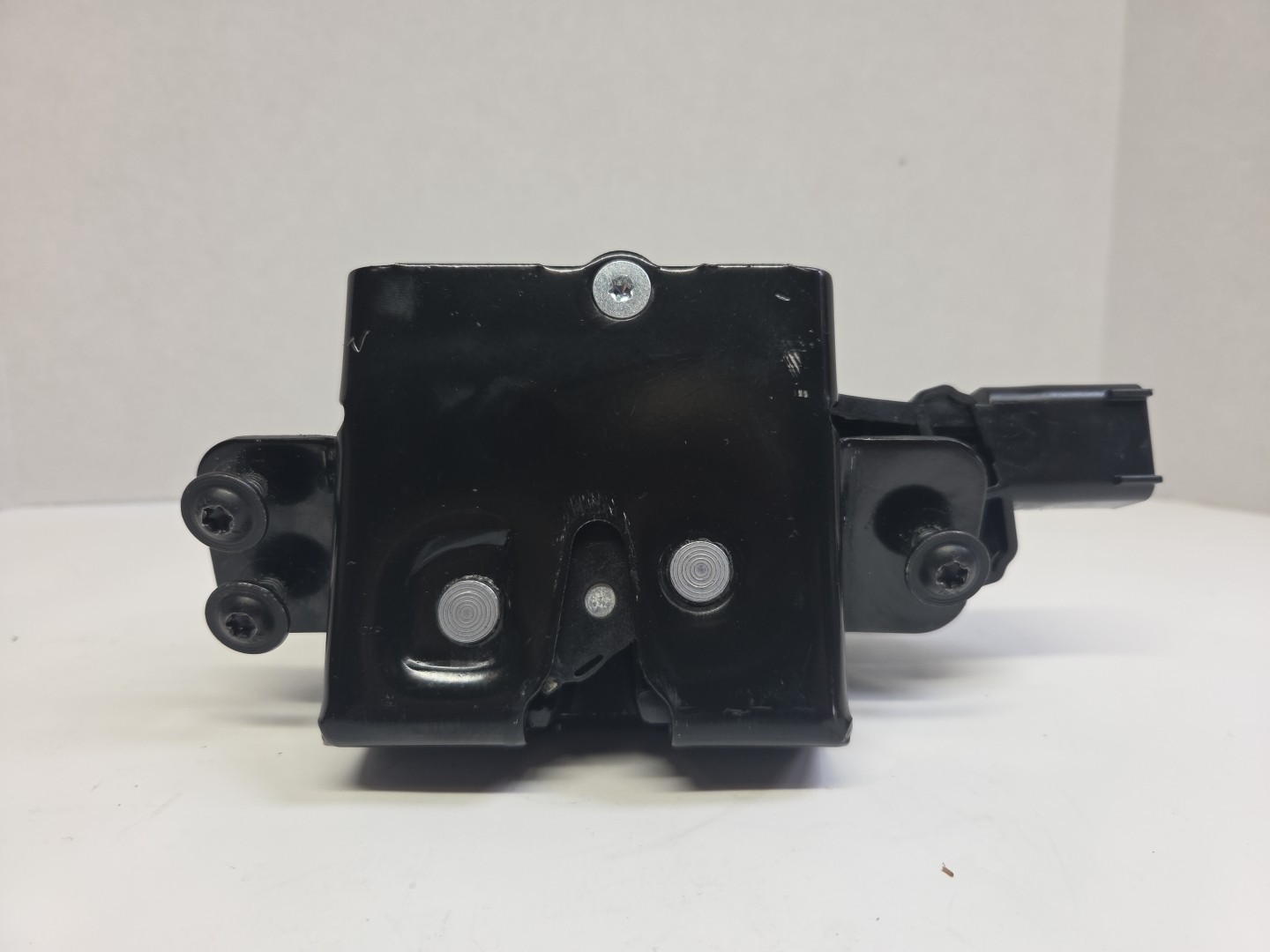 GM Back Door Trunk Latch Power Liftgate Hatch Lock 6-Pin Actuator 13581405 2930 GM Back Door Trunk Latch Power Liftgate Hatch Lock 6-Pin Actuator 13581405 2930