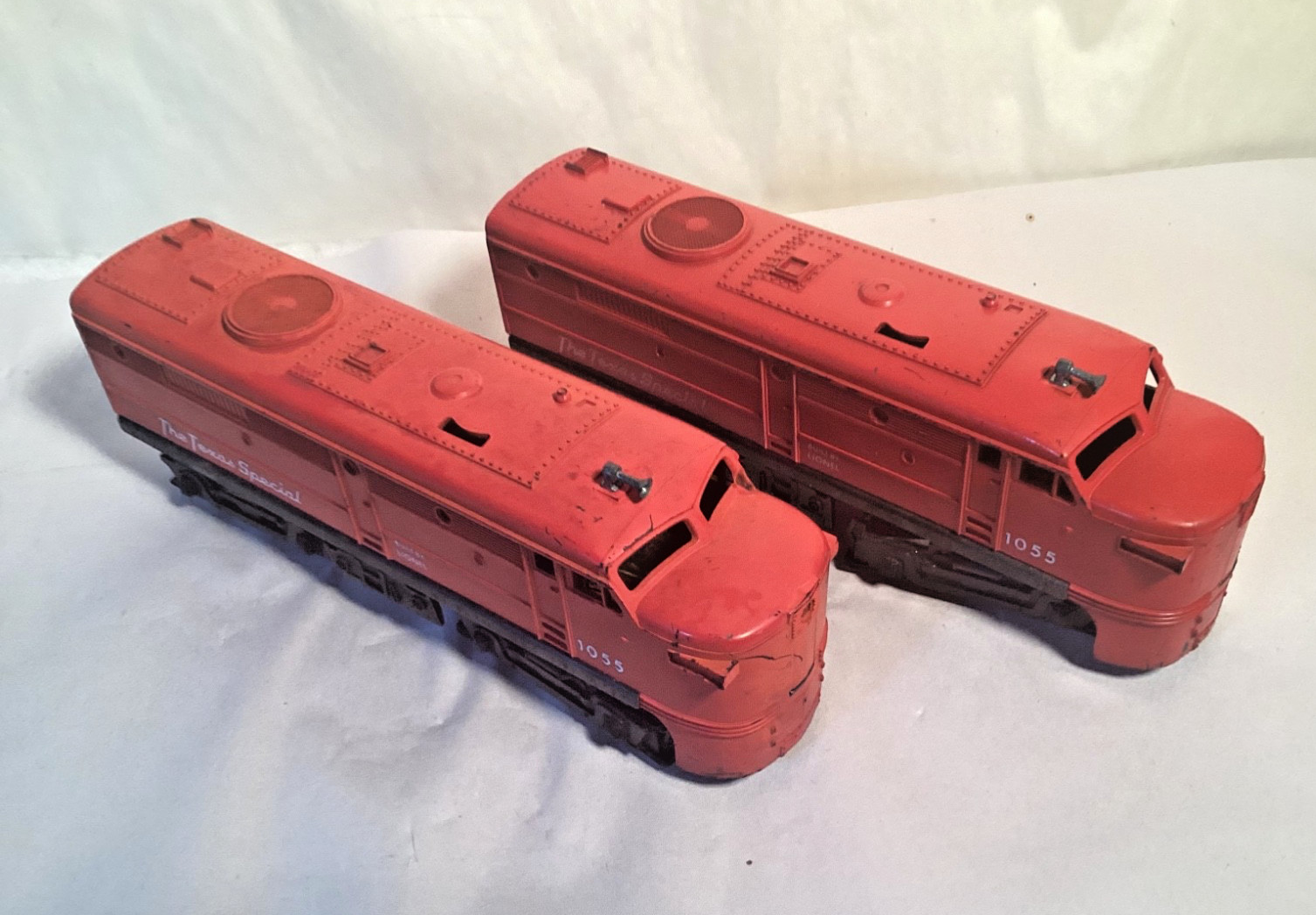 Vintage Lionel postwar Texas Special Alco diesel A-A powered diesel tested runs