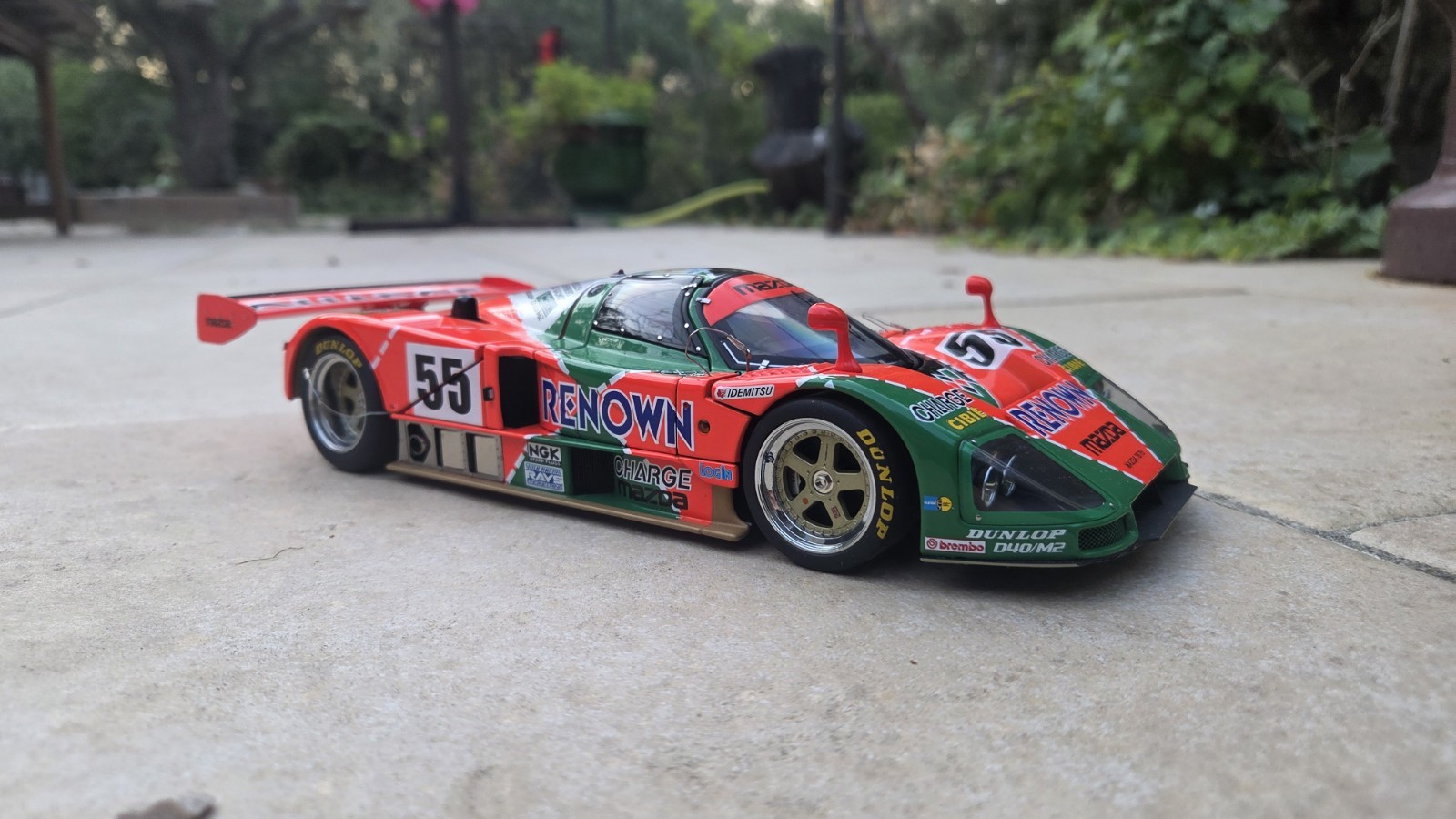 AUTOart Signature Mazda 787B 1991 1:18 Renown LeMans 787B with Box Certificate