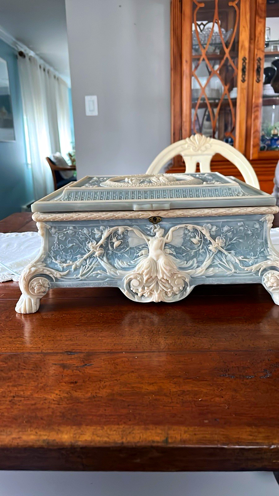 Incolay Studios Le Magnifique Onyx Stone Inlay Handmade Wind-Up Music Box