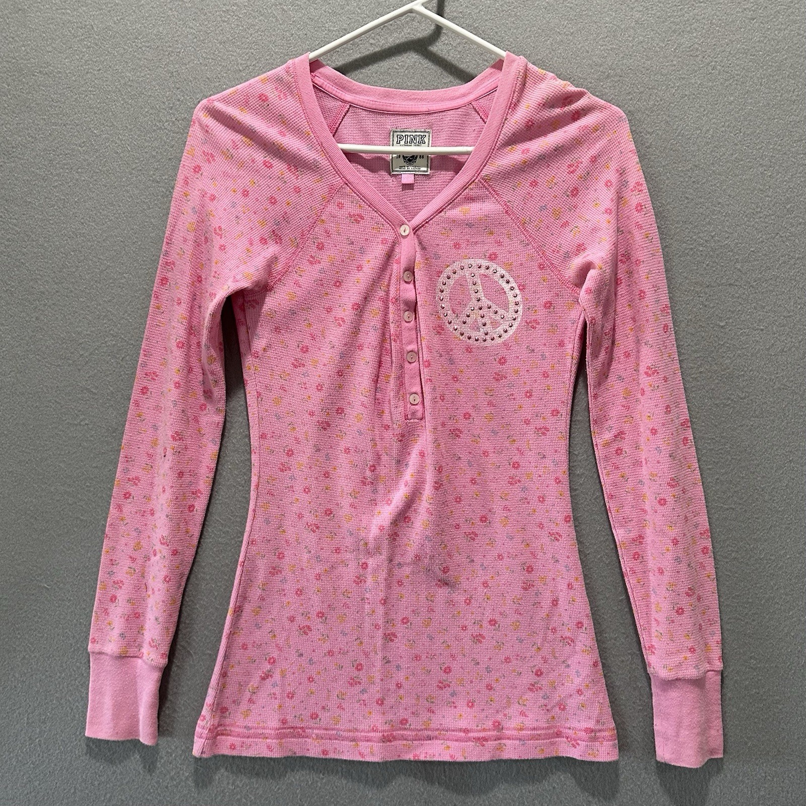 VINTAGE Y2K Pink Victorias Secret Henley Thermal Top Women’s Size M Peace Sign VINTAGE Y2K Pink Victorias Secret Henley Thermal Top Women’s Size M Peace Sign