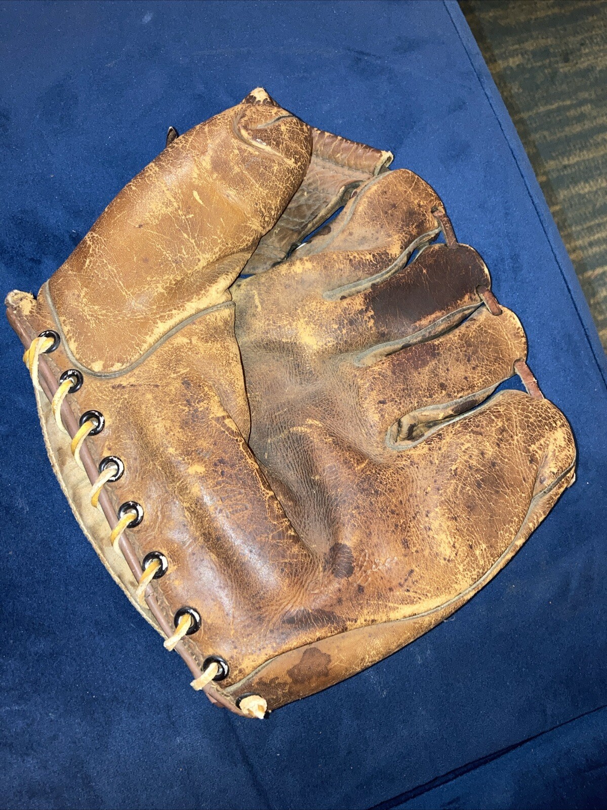 JIM RIVERA DUBOW BASEBALL GLOVE RH THROW JIM RIVERA DUBOW BASEBALL GLOVE RH THROW