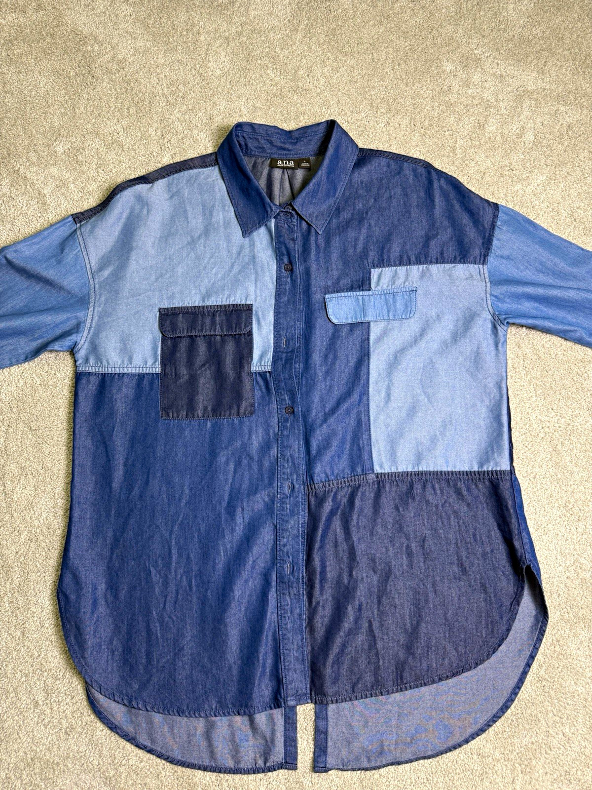 a.n.a Women\'s L Blue Colorblock Denim Button-Up Collared Long Sleeve Relaxed