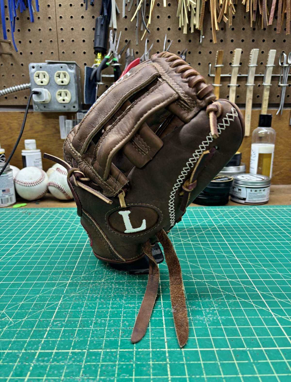 Louisville Slugger XCTN75 11.75\
