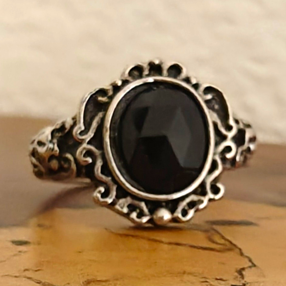 Silver Tone Oval Black Onyx Bezel Set Cocktail Ring Silver Tone Oval Black Onyx Bezel Set Cocktail Ring