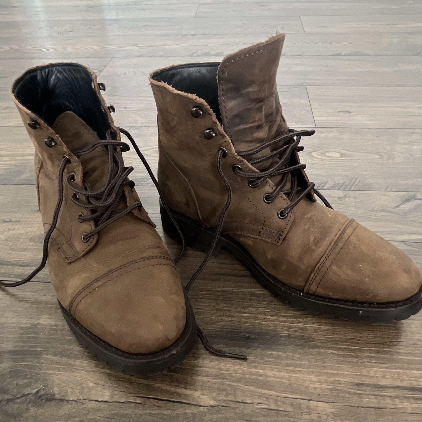 Thursday Men\'s Brown Leather Combat Boots Cap Toe Lace-Up Ankle Round Toe 9.5W Thursday Men\'s Brown Leather Combat Boots Cap Toe Lace-Up Ankle Round Toe 9.5W