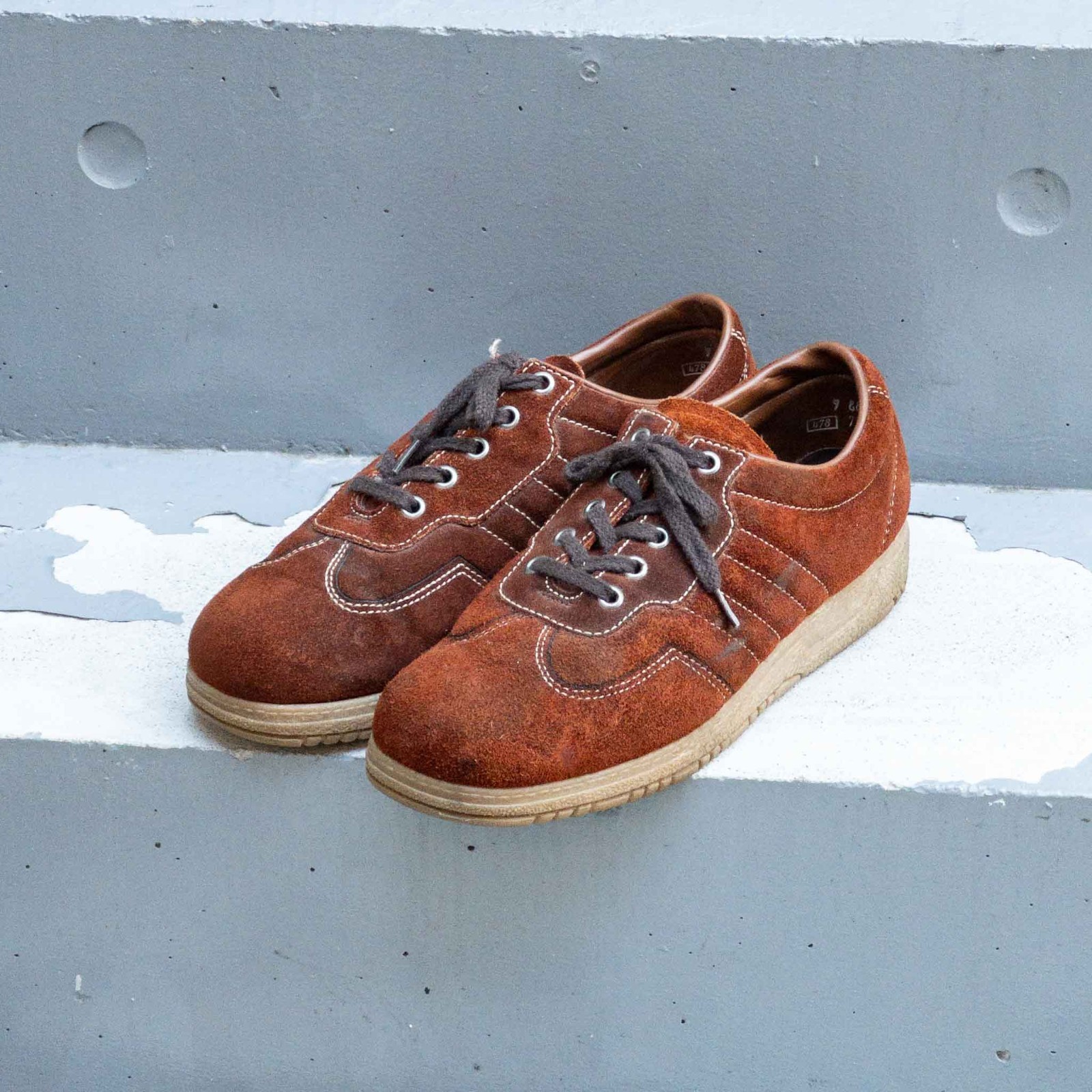 1970s Vintage USA Suede Sneakers Men’s (9EE)  Almost Deadstock