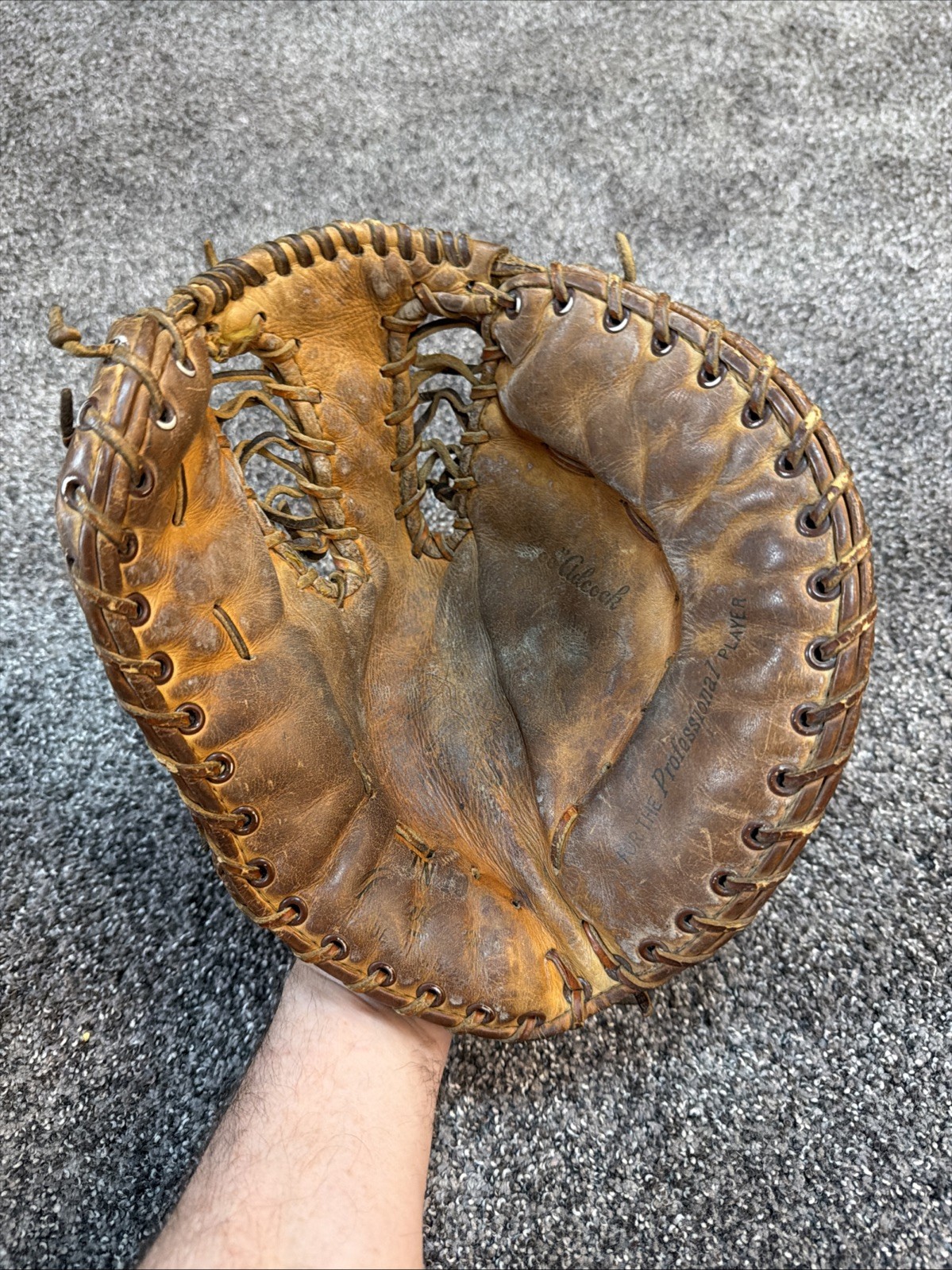Vintage Rawlings Joe Adcock Big Trapper 1st Base Glove RHT Vintage Rawlings Joe Adcock Big Trapper 1st Base Glove RHT