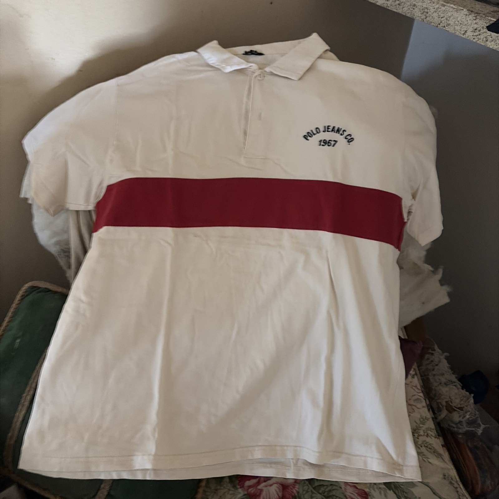 VINTAGE RALPH LAUREN MENS L. COTTON POLO SHIRT WHITE WITH RED HORIZONTAL STRIPE VINTAGE RALPH LAUREN MENS L. COTTON POLO SHIRT WHITE WITH RED HORIZONTAL STRIPE