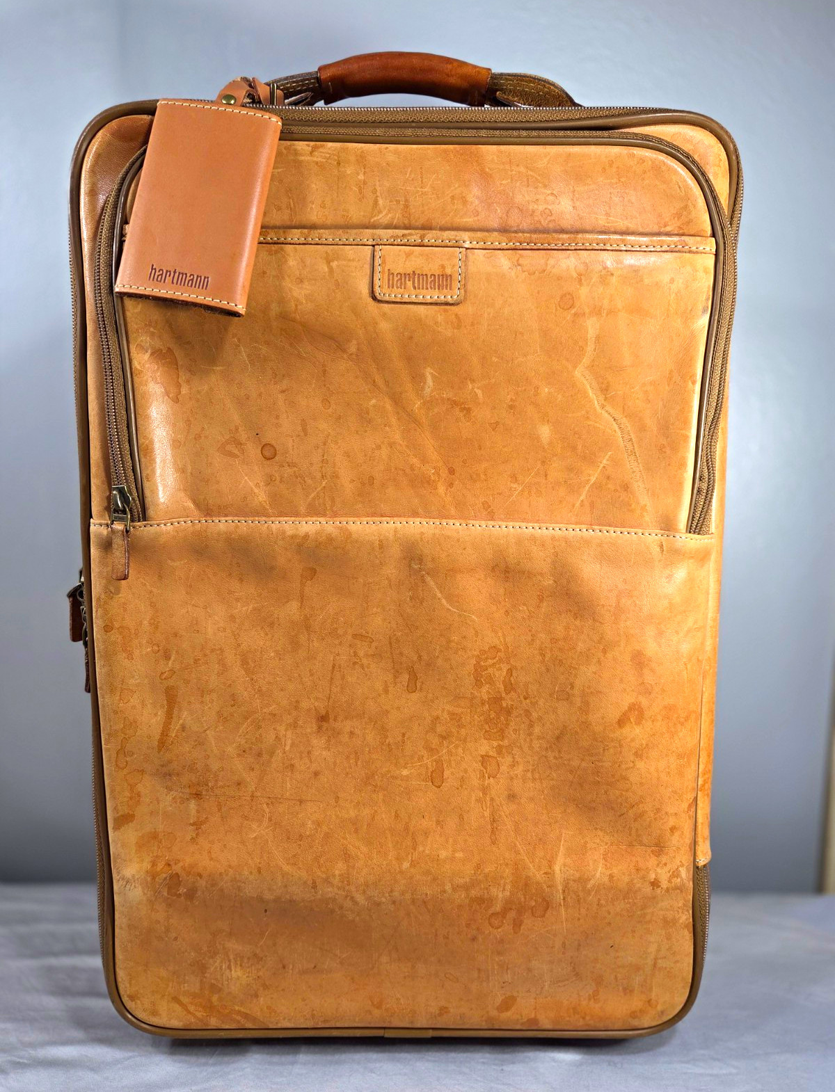 Hartmann Vintage Leather Upright Rolling Suitcase l4\ Hartmann Vintage Leather Upright Rolling Suitcase l4\