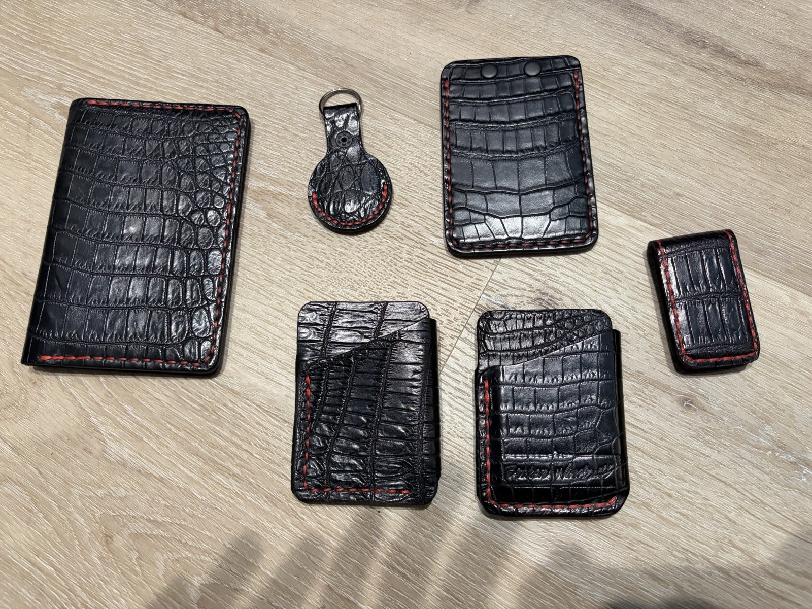 Broken Windmill Custom Leather Wallets And Passport Case Black Crocodile Red Sti Broken Windmill Custom Leather Wallets And Passport Case Black Crocodile Red Sti