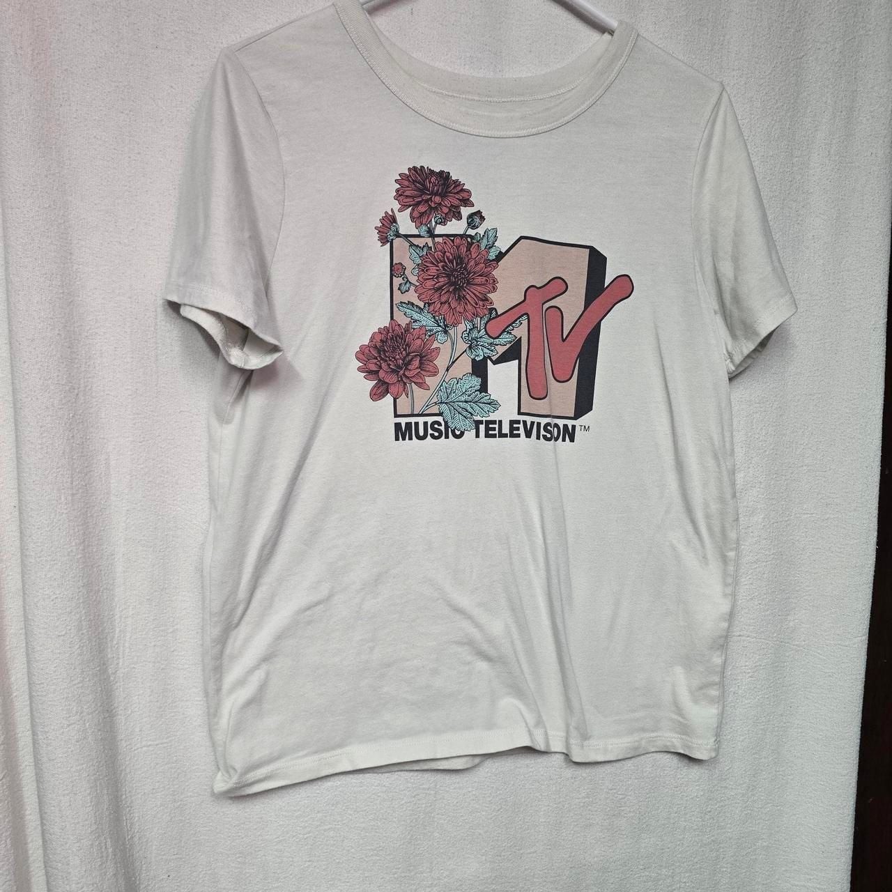 MTV Floral Graphic T-Shirt Size M Off-White Cotton Blend MTV Floral Graphic T-Shirt Size M Off-White Cotton Blend