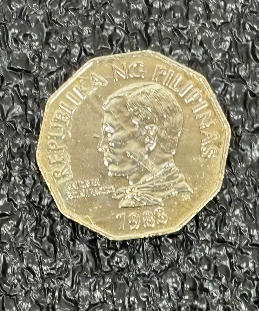 1983 Philippines 2 Piso KM# 244 Mint Condition Gold Patina I’m Guessing 1983 Philippines 2 Piso KM# 244 Mint Condition Gold Patina I’m Guessing