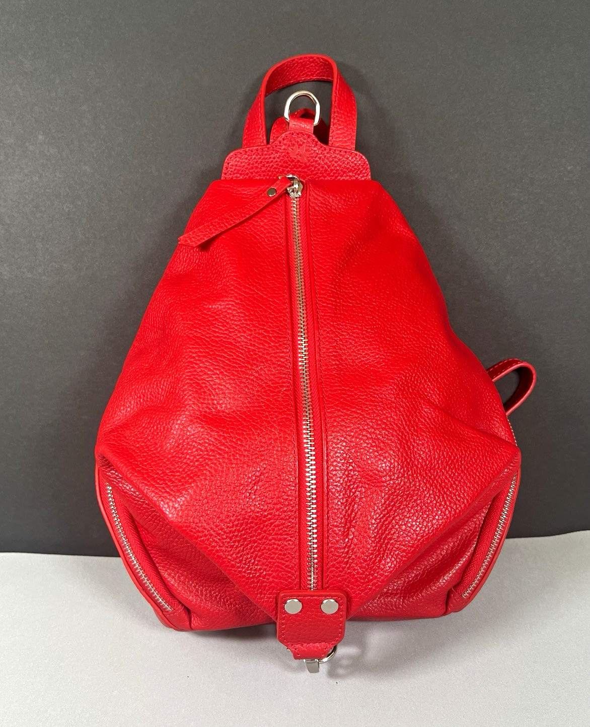 100% Authentic Leather Women\'s Backpack 100% Authentic Leather Women\'s Backpack