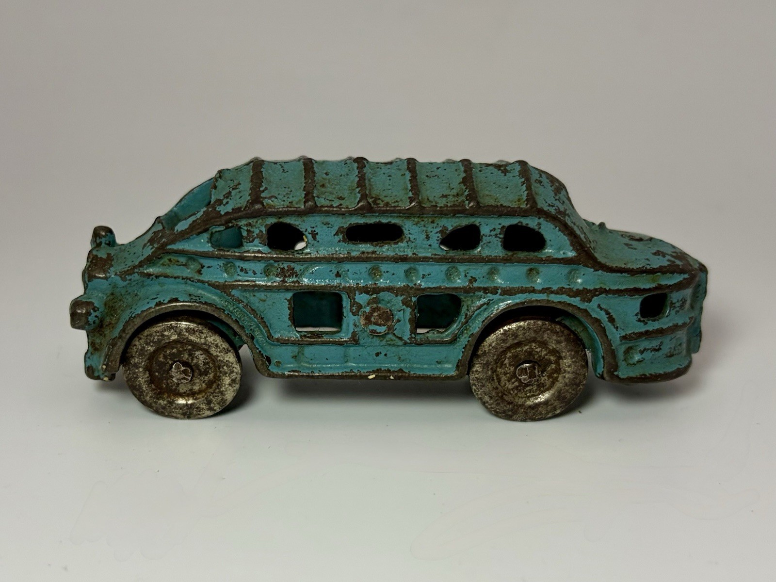 1930's Hubley Cast Iron Pickwick Nite Coach Sleeper Bus Blue 3.75”