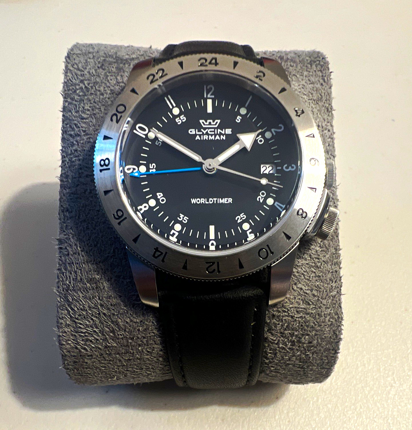 Glycine Airman Worldtimer Men\'s Watch Black Dial Date Leather Strap
