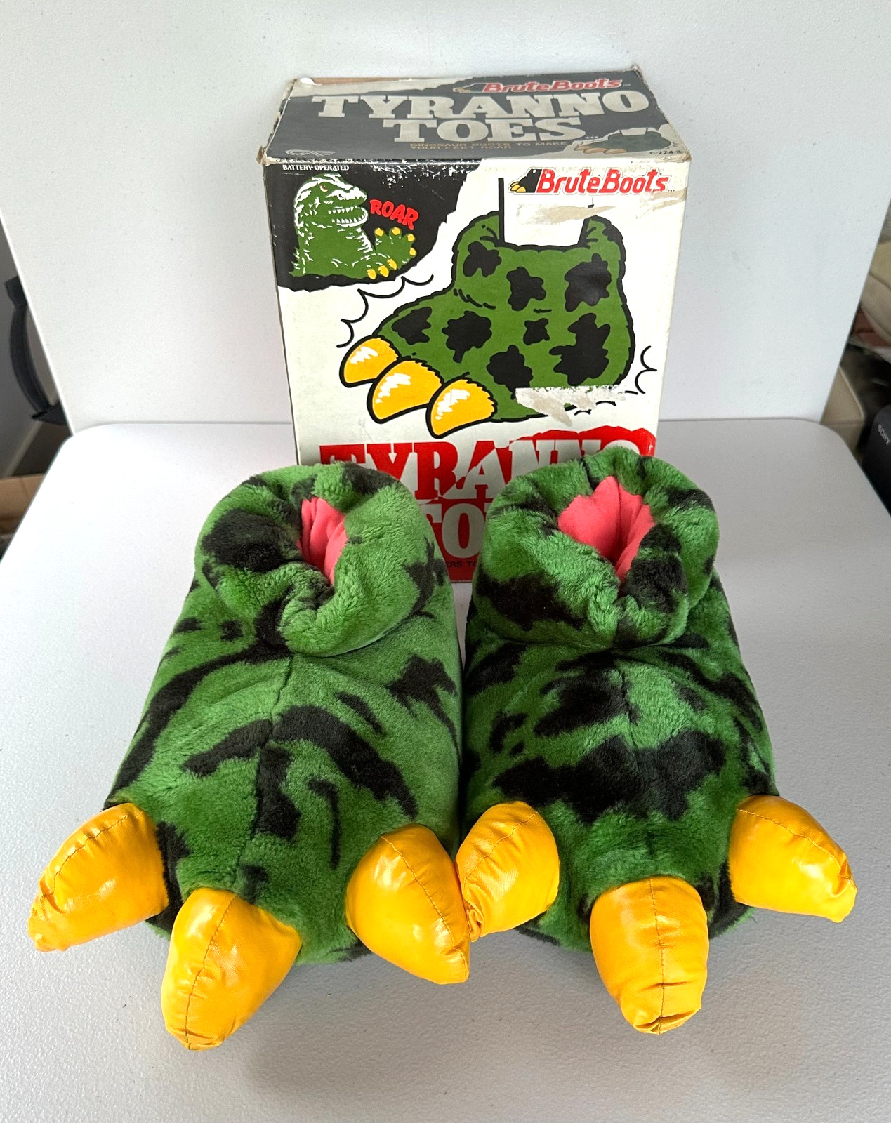Rare 1989 Tyranno Toes Brute Boots VTG Dinosaur Slippers w/ Box Tested & Working