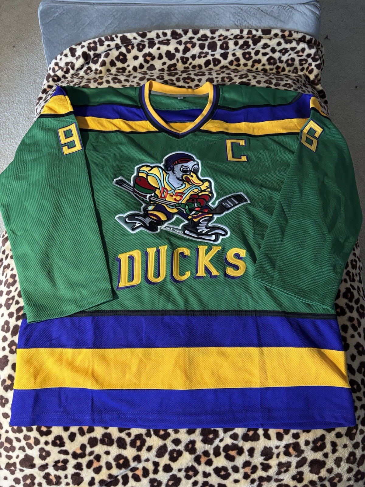 Anaheim Ducks Conway 96 NHL Hockey Jersey Green Blue Yellow Mighty Ducks NWOT