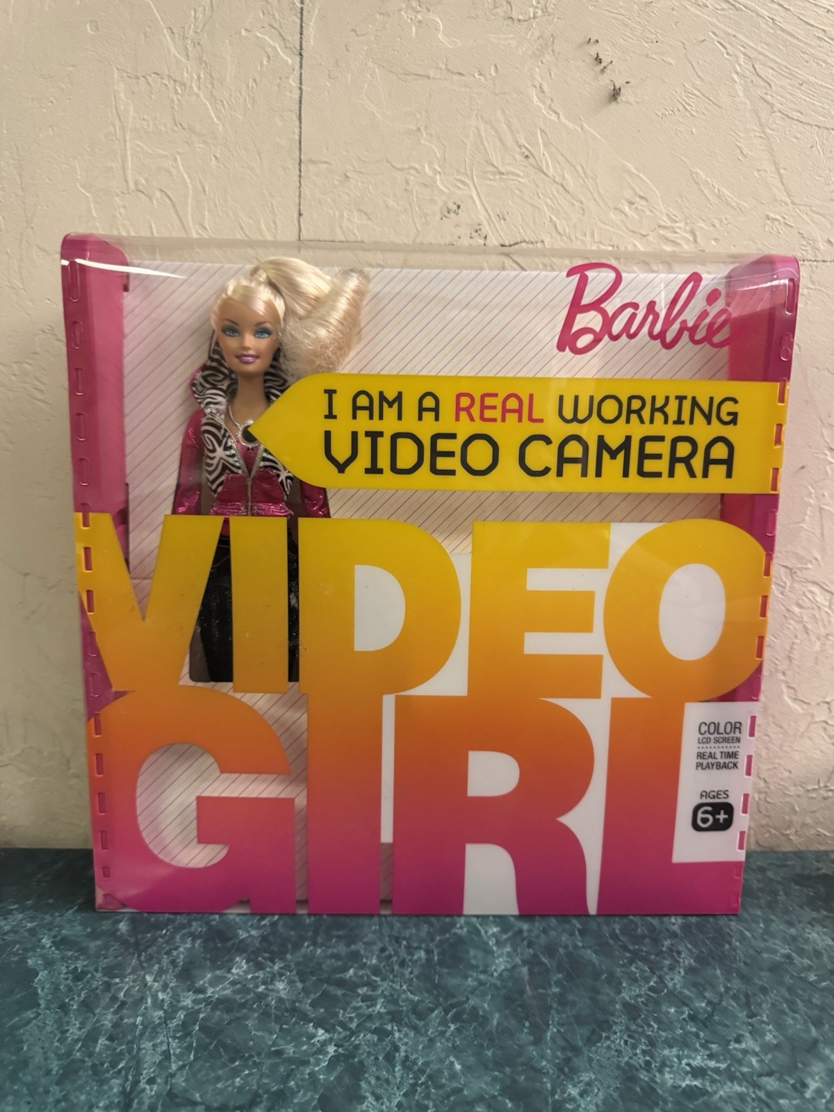 2009 Mattel Barbie Video Girl Doll with Video Camera  and LCD Screen New In Box