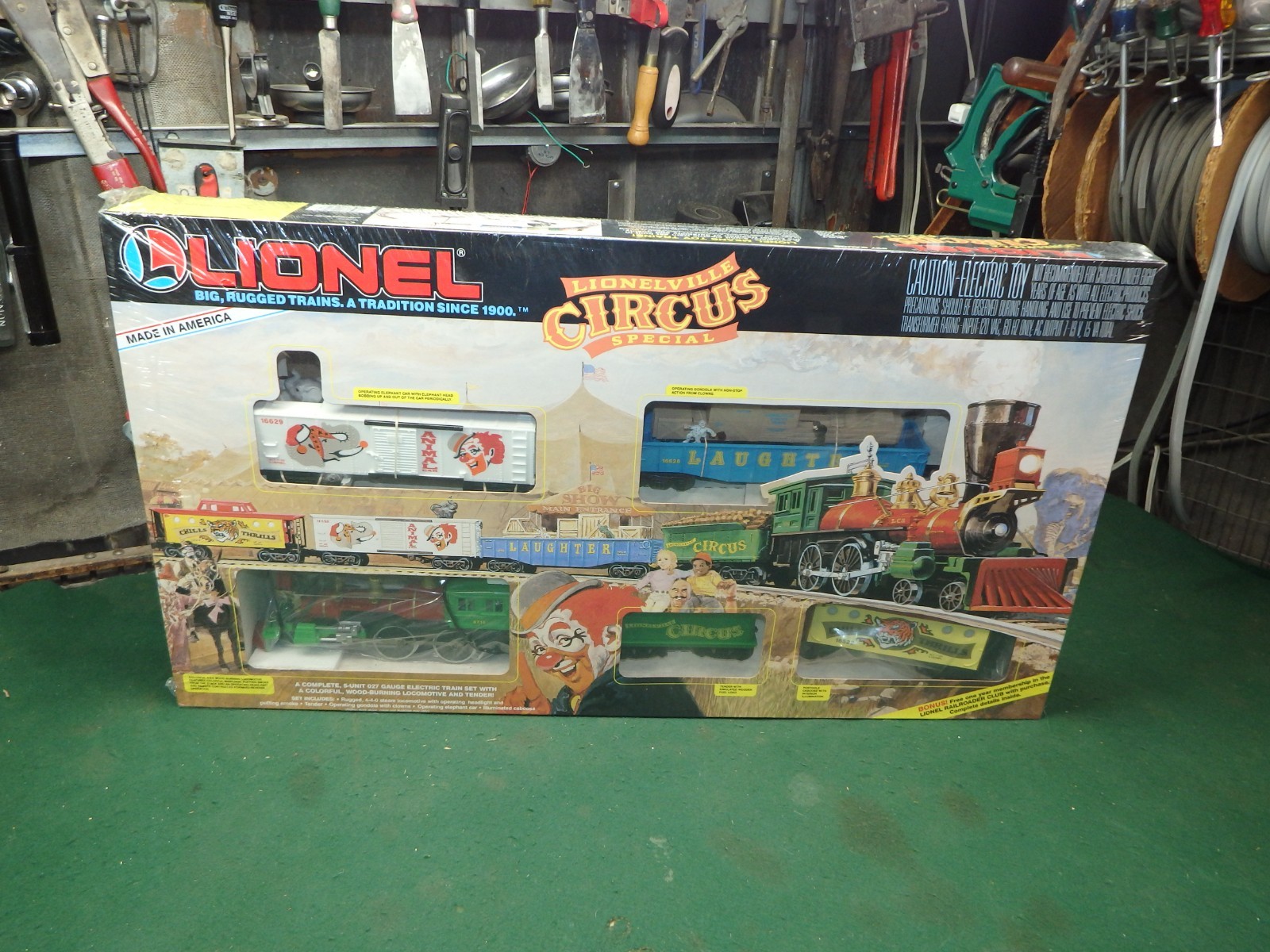 LIONELVILLE 11716 CIRCUS SPECIAL COMPLETE TRAIN SET. SEALED