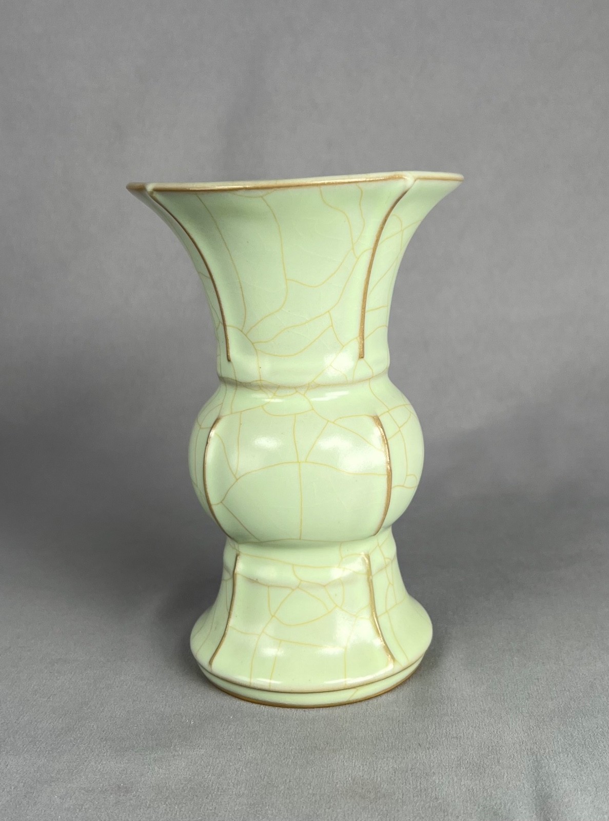 chinese antique porcelain vase.  Song Period. 6 1/4 in