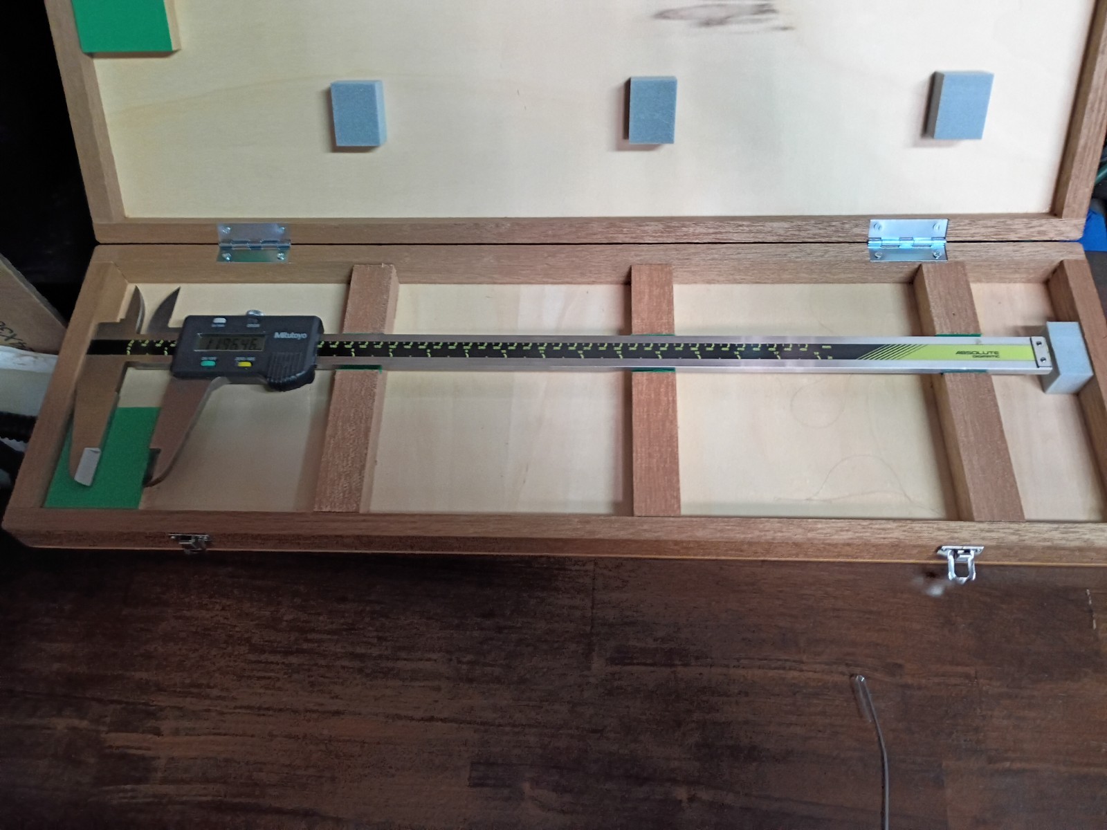 MITUTOYO 500-505-10 Absolute Digital Caliper,0 to 18 In 4CGK5