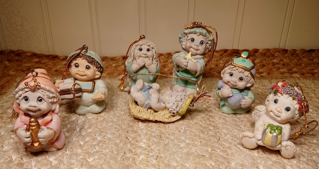 2001 Nativity Dreamsicles Mini Nativity Ornaments 7 Piece Set by Giftco Inc.
