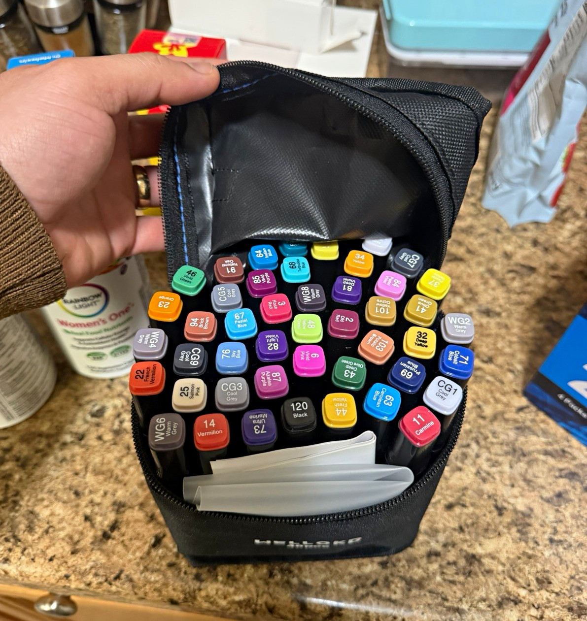 WELLOKD 48pcs Multicolor Dual Tip Craft Art Markers Set w/ Black Zipper Case WELLOKD 48pcs Multicolor Dual Tip Craft Art Markers Set w/ Black Zipper Case
