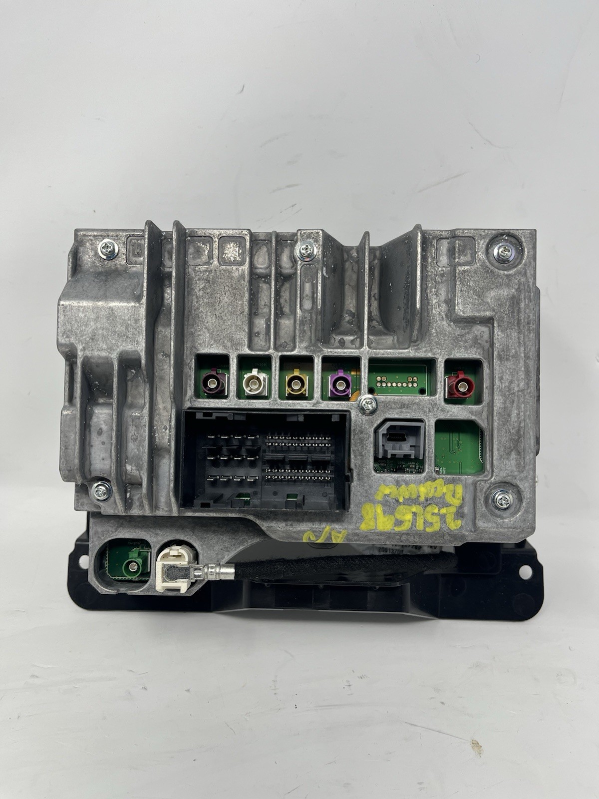 2019-2020 Jeep Grand Cherokee Radio Receiver 8.4 2019-2020 Jeep Grand Cherokee Radio Receiver 8.4