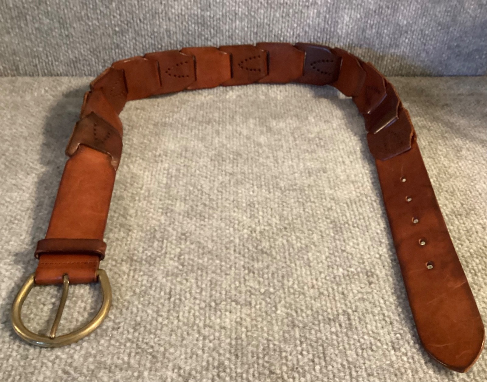 Vintage Women’s Saks Fifth Avenue Belt Brown Leather Made in Italy UNIQUE Small