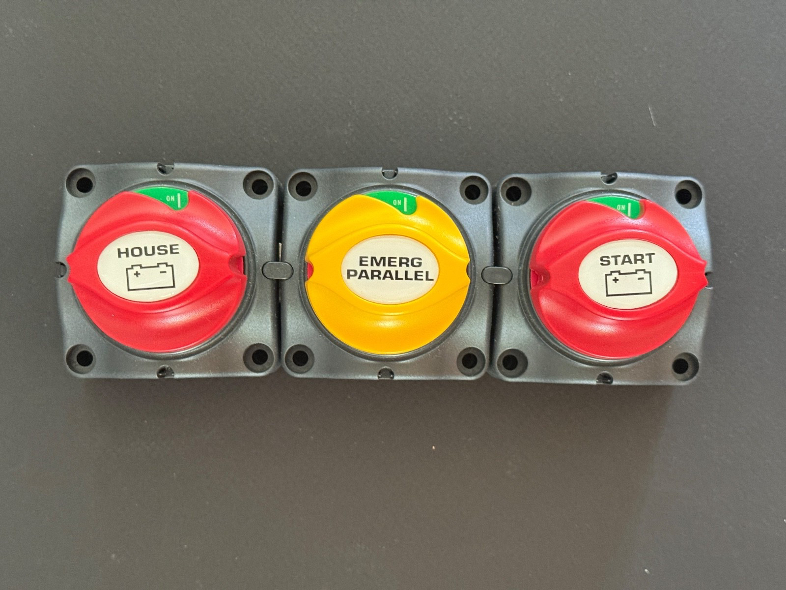 BEP Marine BEP Battery Distribution Cluster - Open Box BEP Marine BEP Battery Distribution Cluster - Open Box