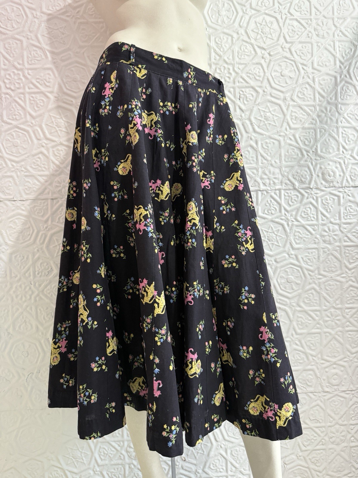 vintage 1950s novelty print full skirt cat kitty lion feline black pink medium vintage 1950s novelty print full skirt cat kitty lion feline black pink medium