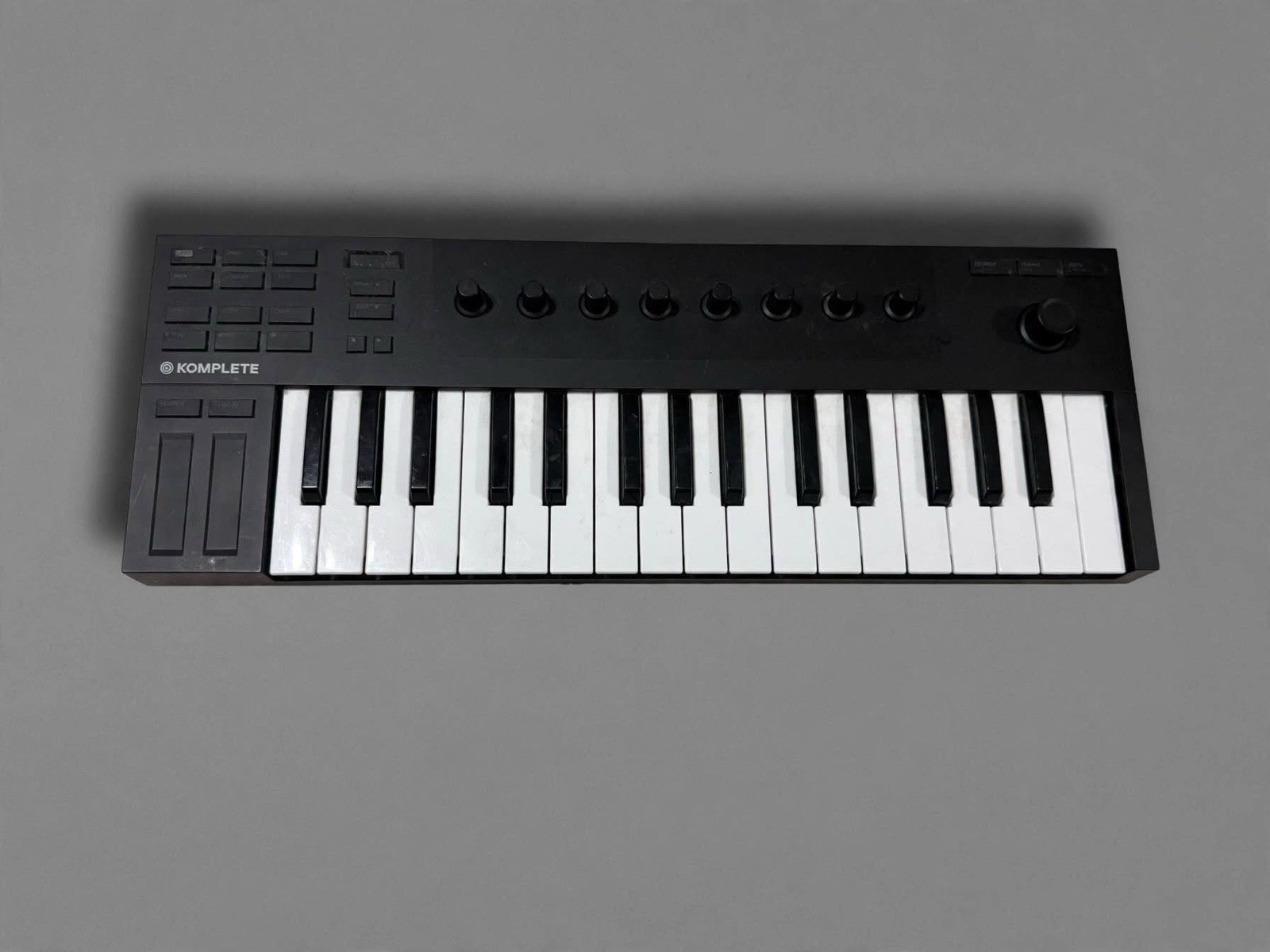 Native Instruments M32 Komplete Kontrol Keyboard Controller