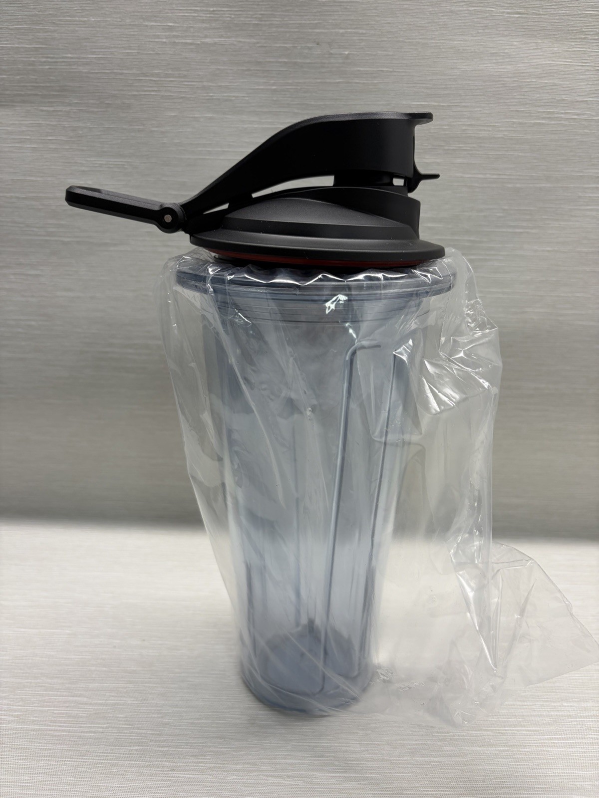 Vitamix 20 oz Dual-Purpose Travel Cup Replacement with Flip-Top Lid 122942 Rev C