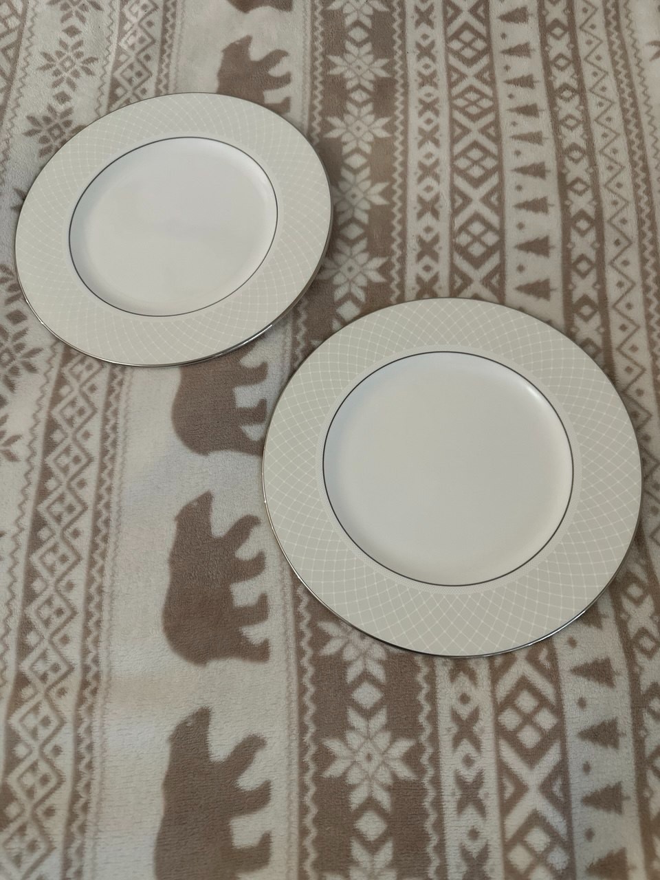 Lenox Venetian lace dinner plates, (set of 2) Lenox Venetian lace dinner plates, (set of 2)