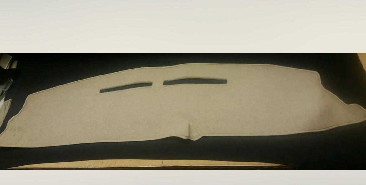 1997-1998-1999 CHEVROLET TAHOE DASH COVER BEIGE POLYCARPET 