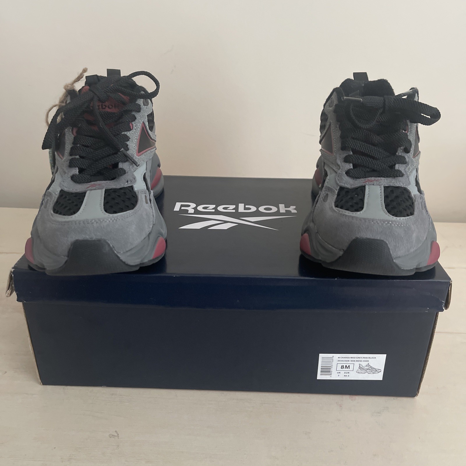 Reebok M Charge/Med Grey/Red/Black AR30246M-NRB Men’s Size 8M Brand New
