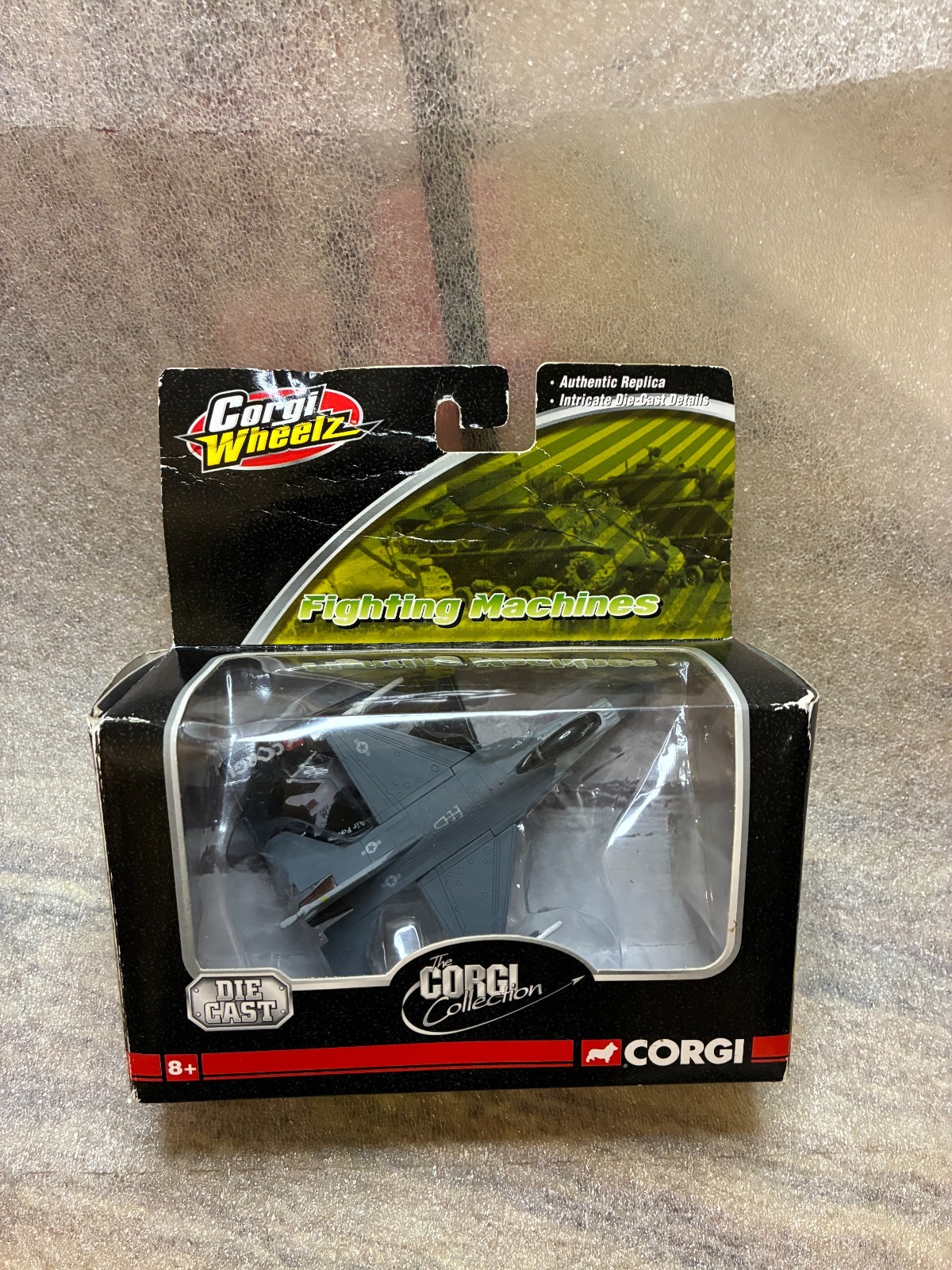 Corgi Wheelz 2005 Fighting Machines F-16 Falcon Thunderbirds USAF 20012 Corgi Wheelz 2005 Fighting Machines F-16 Falcon Thunderbirds USAF 20012
