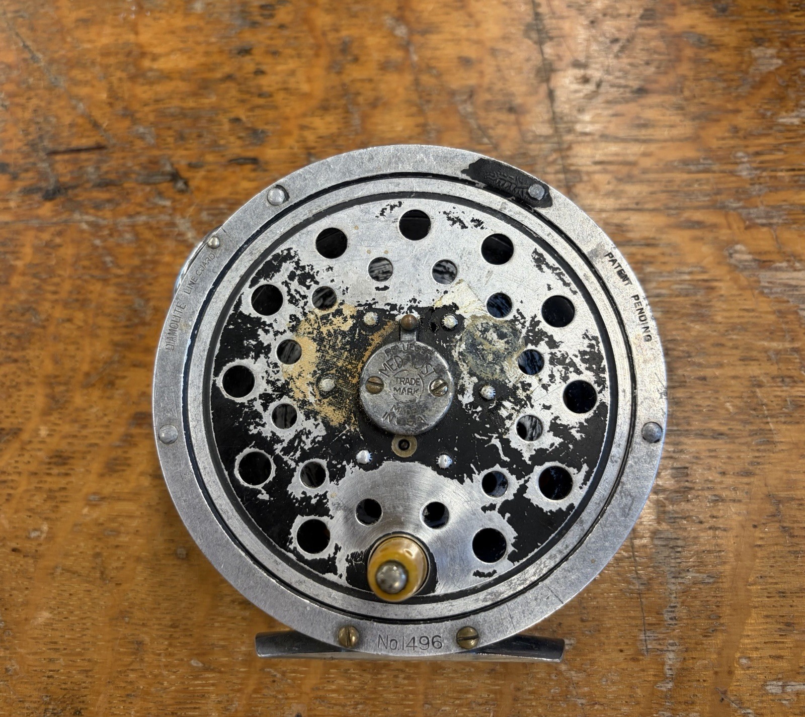 Pflueger Medalist 1496, Patent Pending, Fixed Sculpted Pillars, Round Guide