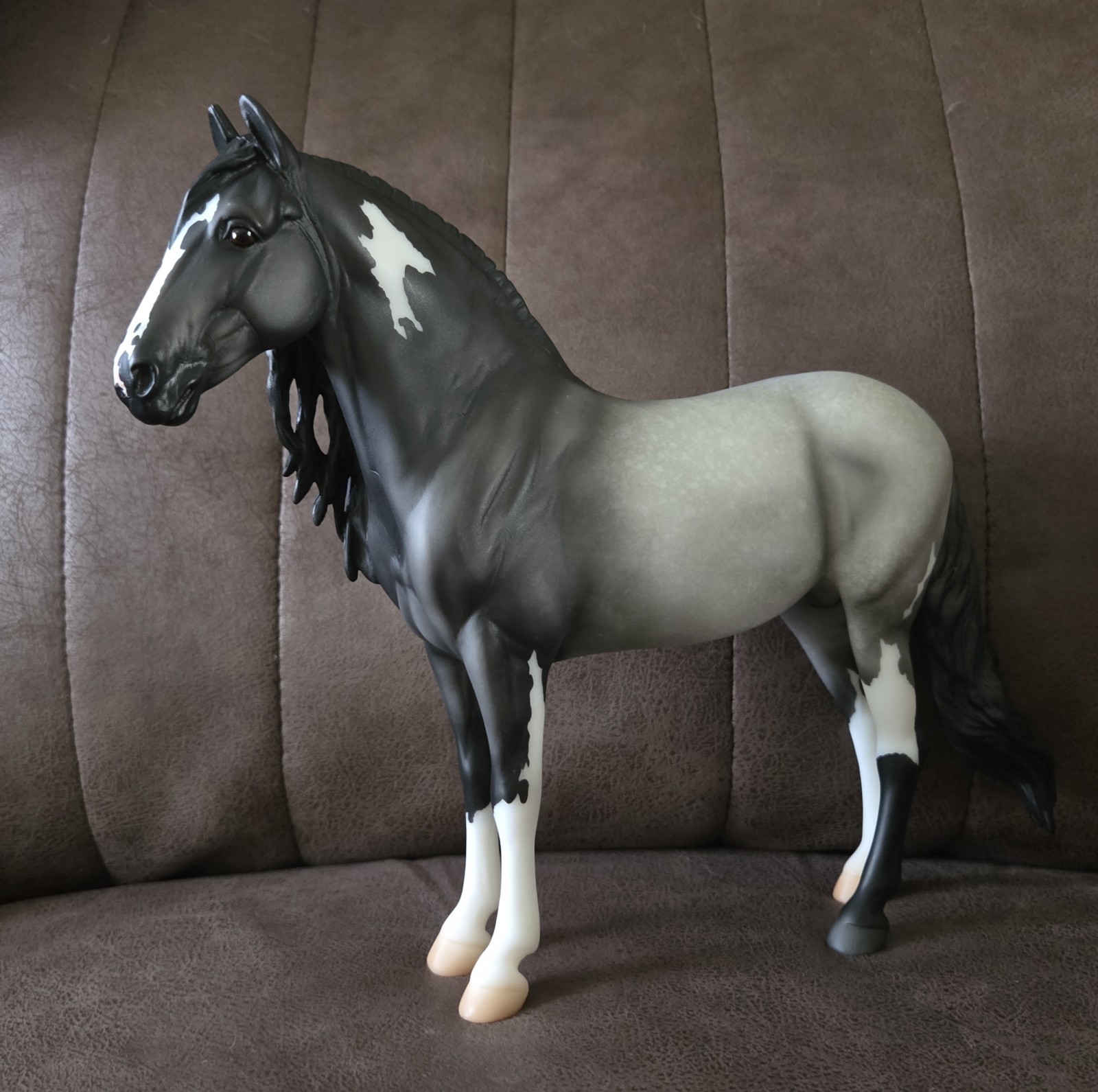 Salud 2025 Breyerfest Volunteer Model Surprise Third Color Salud 2025 Breyerfest Volunteer Model Surprise Third Color