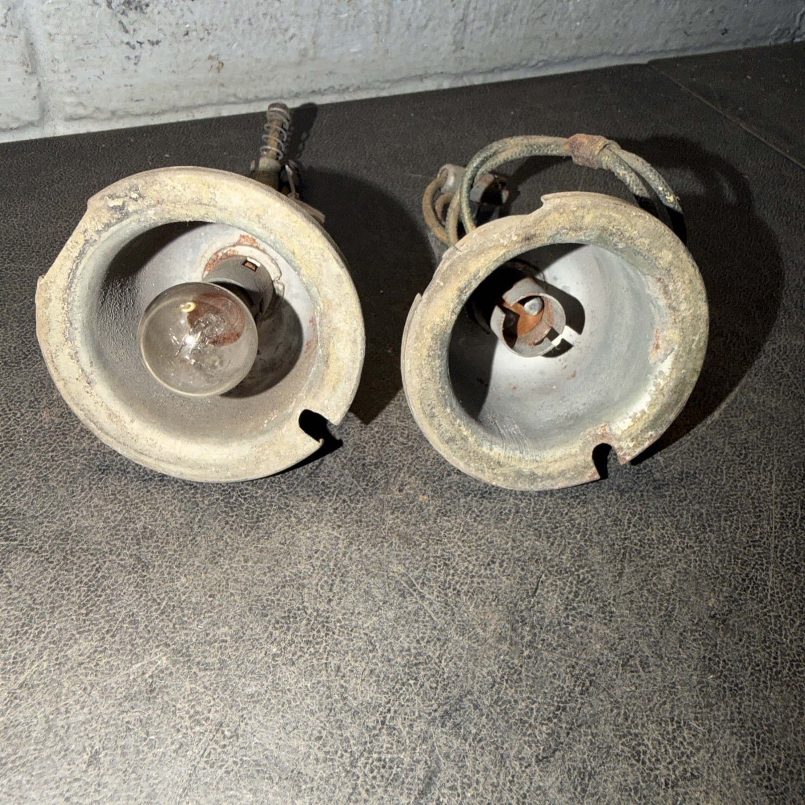 Vintage DESCO Round Parking Light Assemblies Pair 3” OEM Hot Rod Vintage DESCO Round Parking Light Assemblies Pair 3” OEM Hot Rod