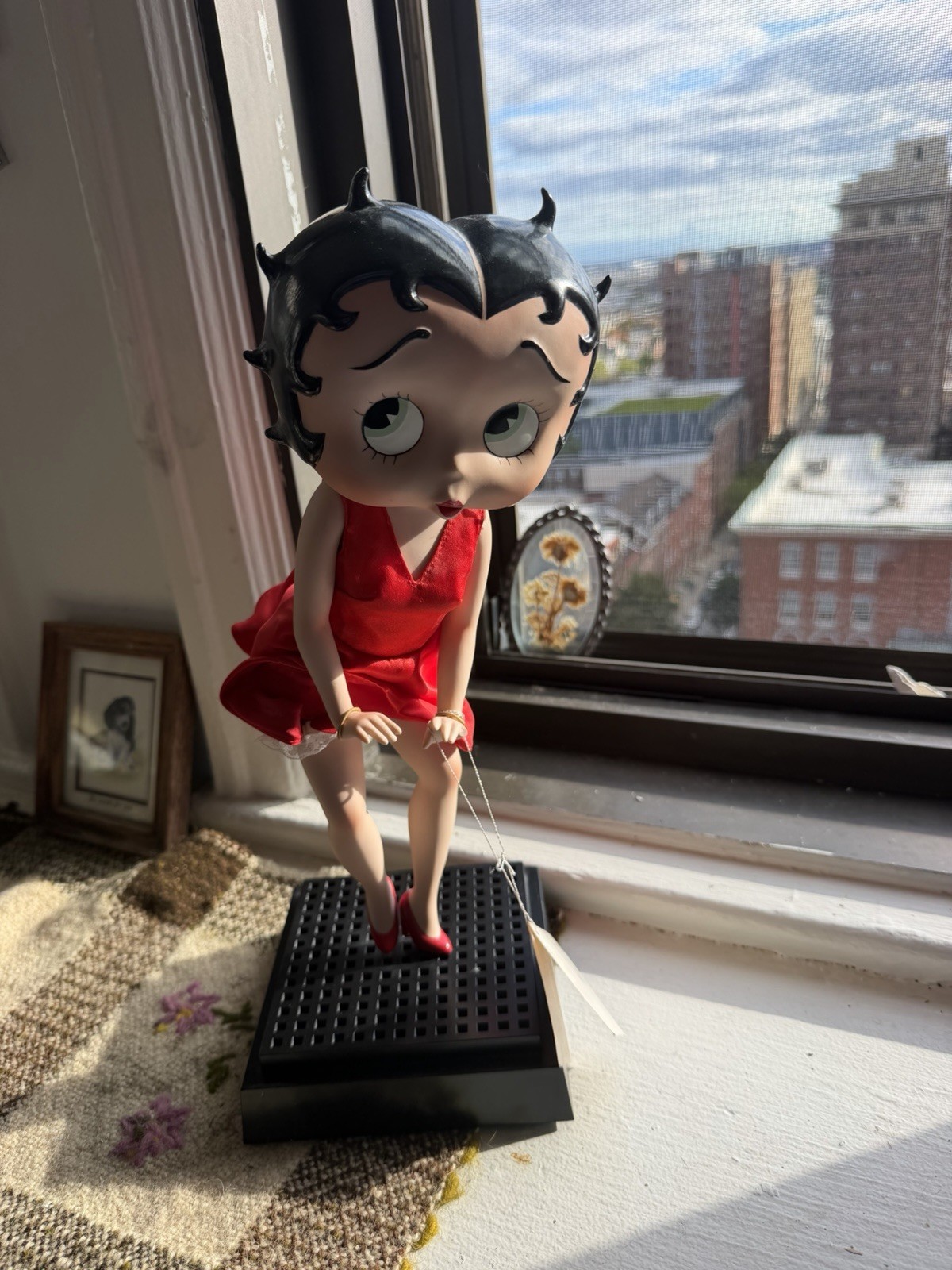 Danbury Mint 1995 Betty Boop Toast of the Town Porcelain Doll