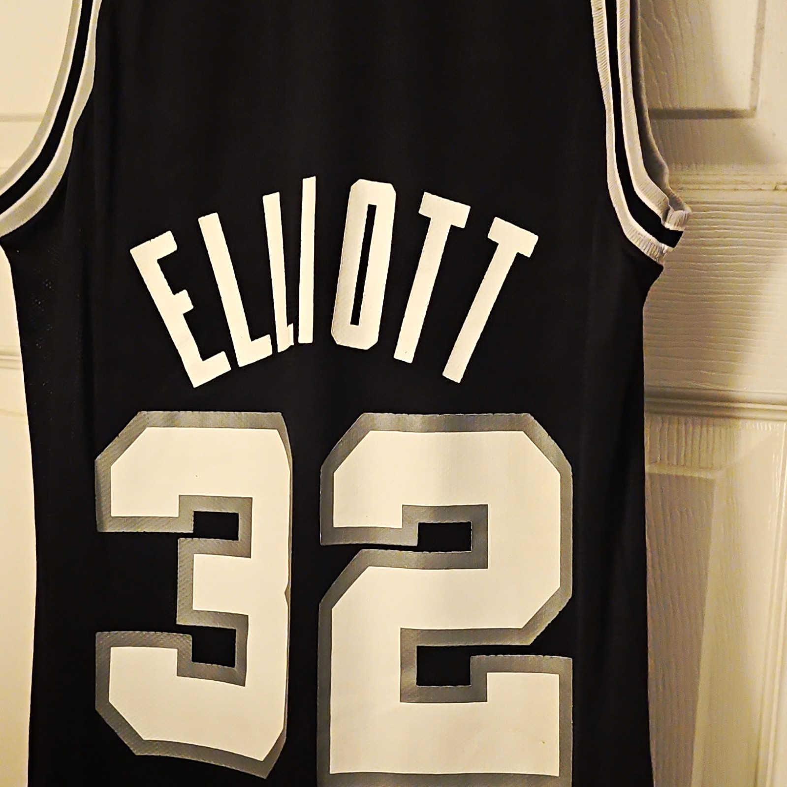 Champion San Antonio Spurs Elliott #32 Black NBA Basketball Jersey Size 40