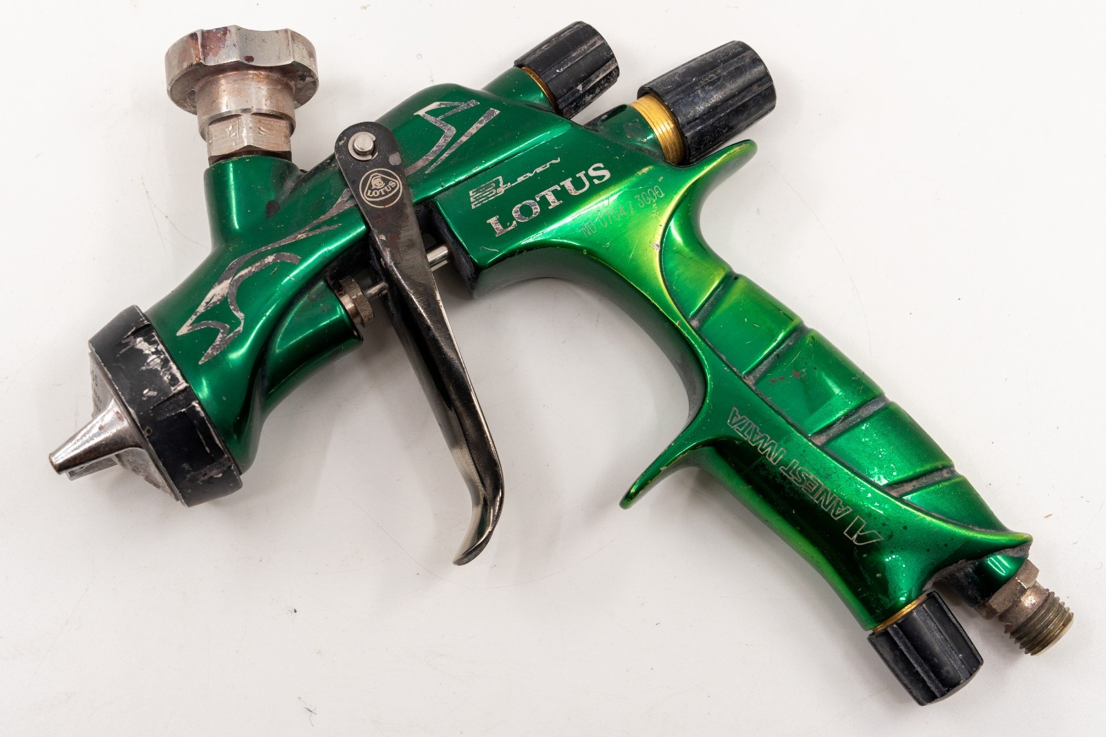 Anest Iwata Supernova LS400 Entech Lotus Limited Edition 1.3mm Spray Gun