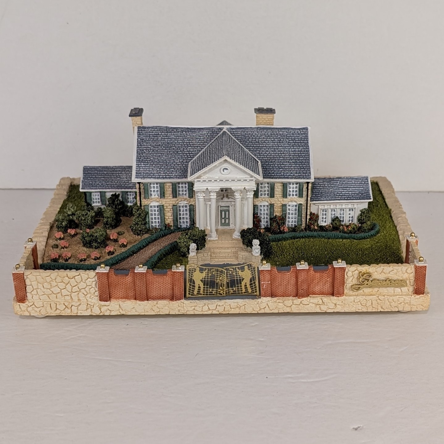 Vtg Elvis Presley Graceland Mansion Replica San Francisco Music Box Co Love Me