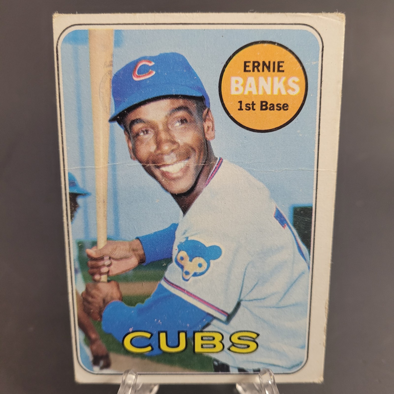 1969 Topps - Ernie Banks #20 Lightly Creased Across Center See Pics 1969 Topps - Ernie Banks #20 Lightly Creased Across Center See Pics