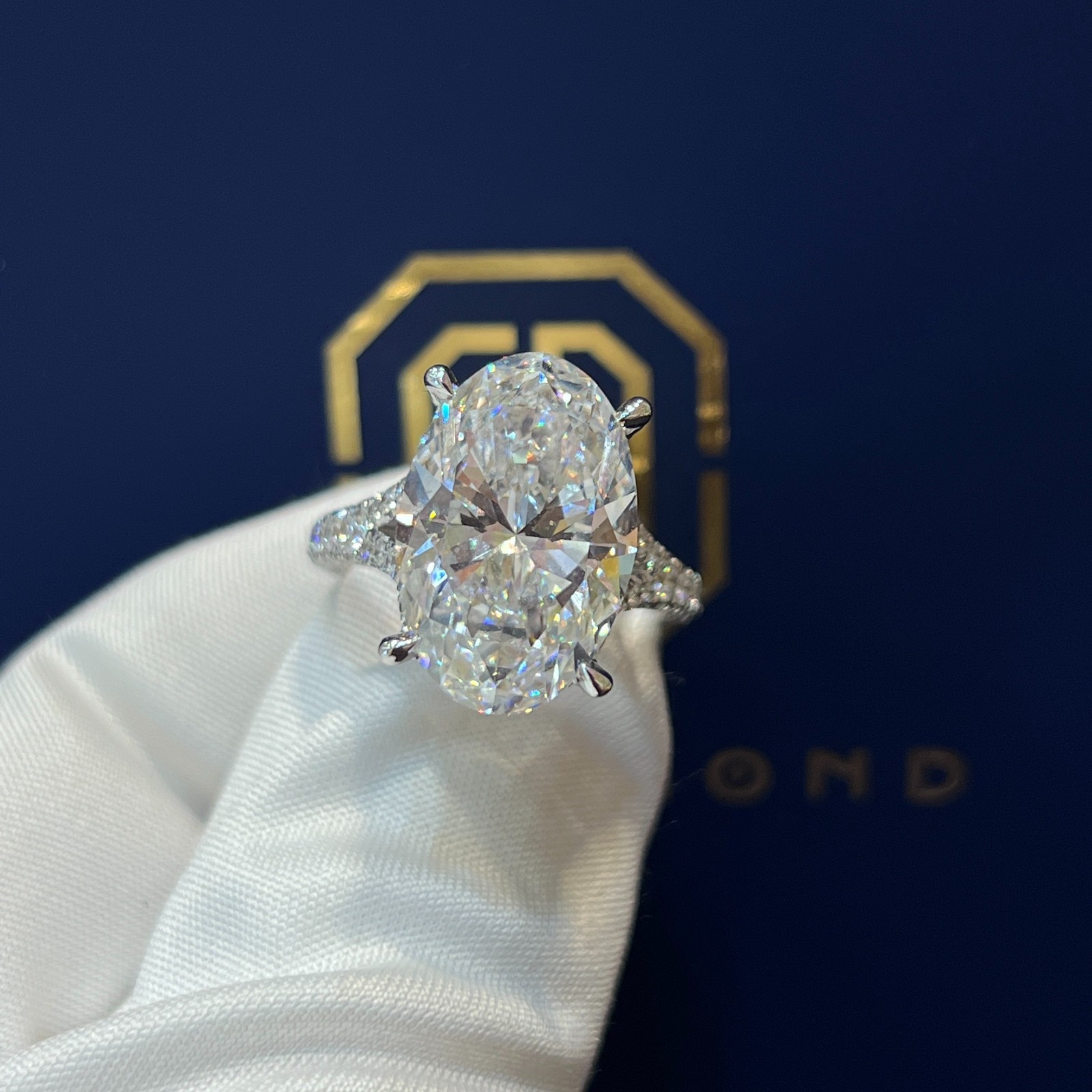 18K White Gold Lab Grown Diamond Engagement Ring Oval Cut IGI Certified 10.20 Ct